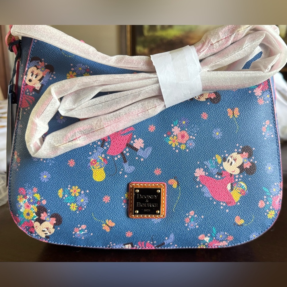 Disney Dooney & Bourke Minnie Mouse Flower Purse- cross body.